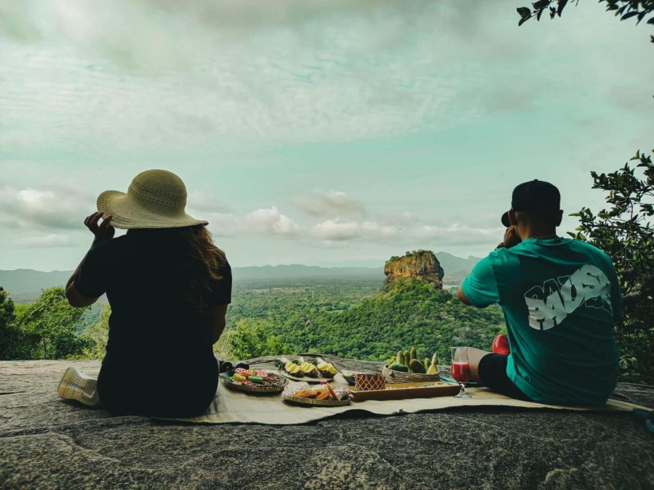 Elephant Safari Lodge Sigiriya Junction Habarana Exteriör bild