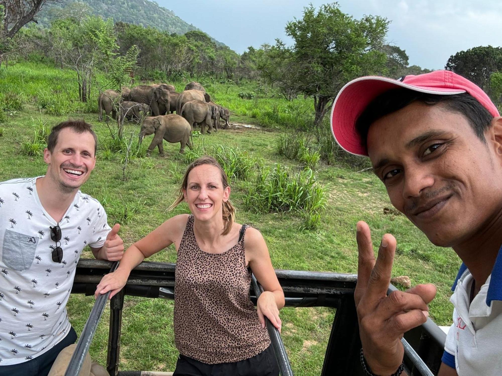 Elephant Safari Lodge Sigiriya Junction Habarana Exteriör bild