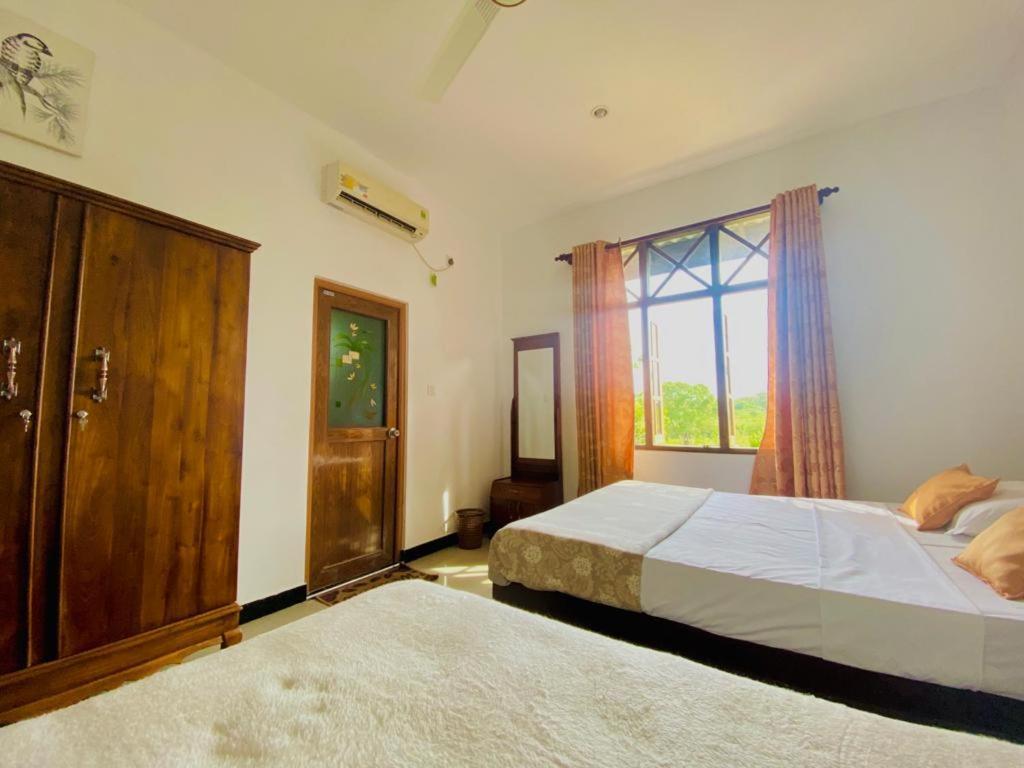 Elephant Safari Lodge Sigiriya Junction Habarana Exteriör bild