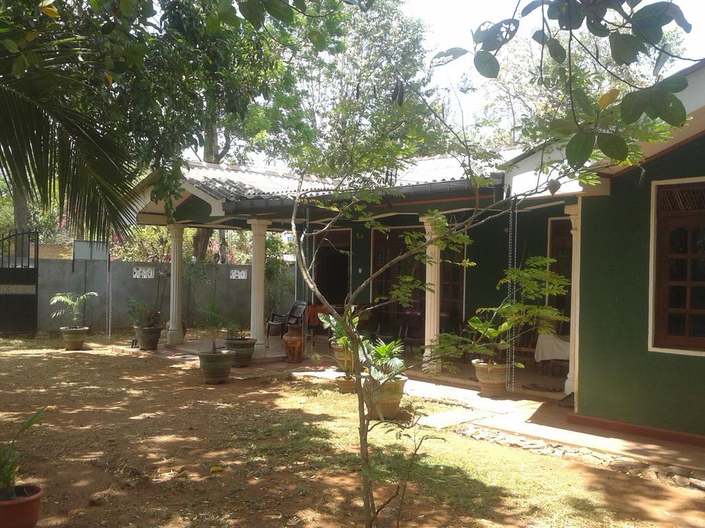 Elephant Safari Lodge Sigiriya Junction Habarana Exteriör bild