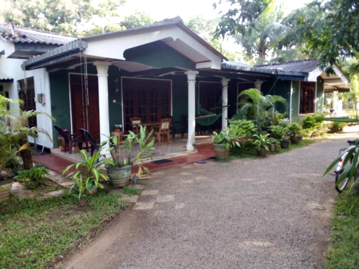 Elephant Safari Lodge Sigiriya Junction Habarana Exteriör bild